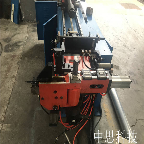 全自動彎管機構造